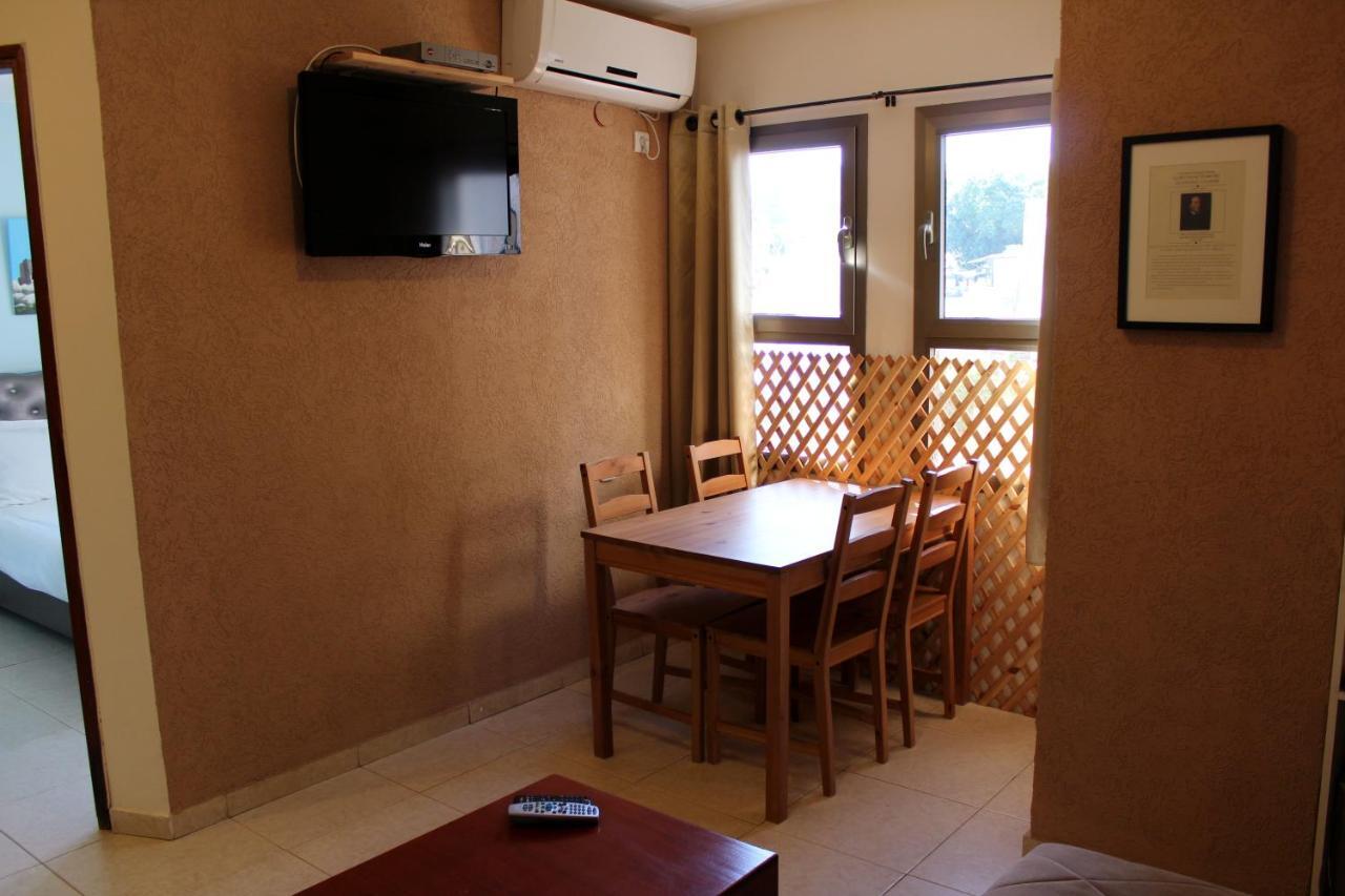 Degania Bet Aliyah Return Center Bed & Breakfast 部屋 写真