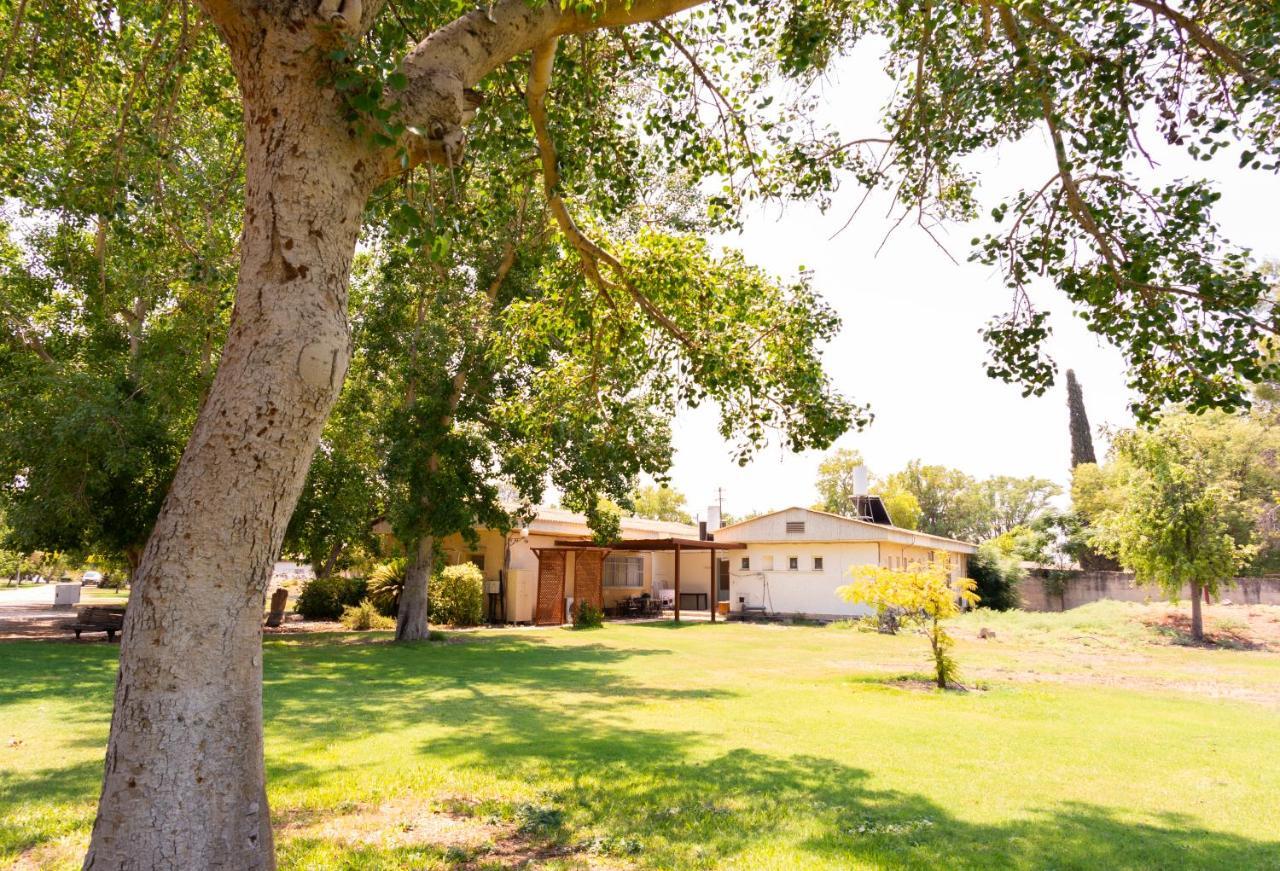 Degania Bet Aliyah Return Center Bed & Breakfast エクステリア 写真