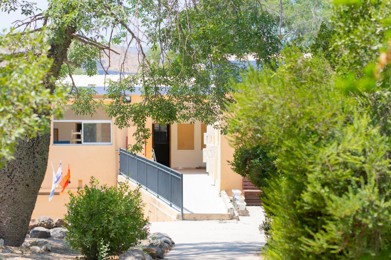 Degania Bet Aliyah Return Center Bed & Breakfast エクステリア 写真
